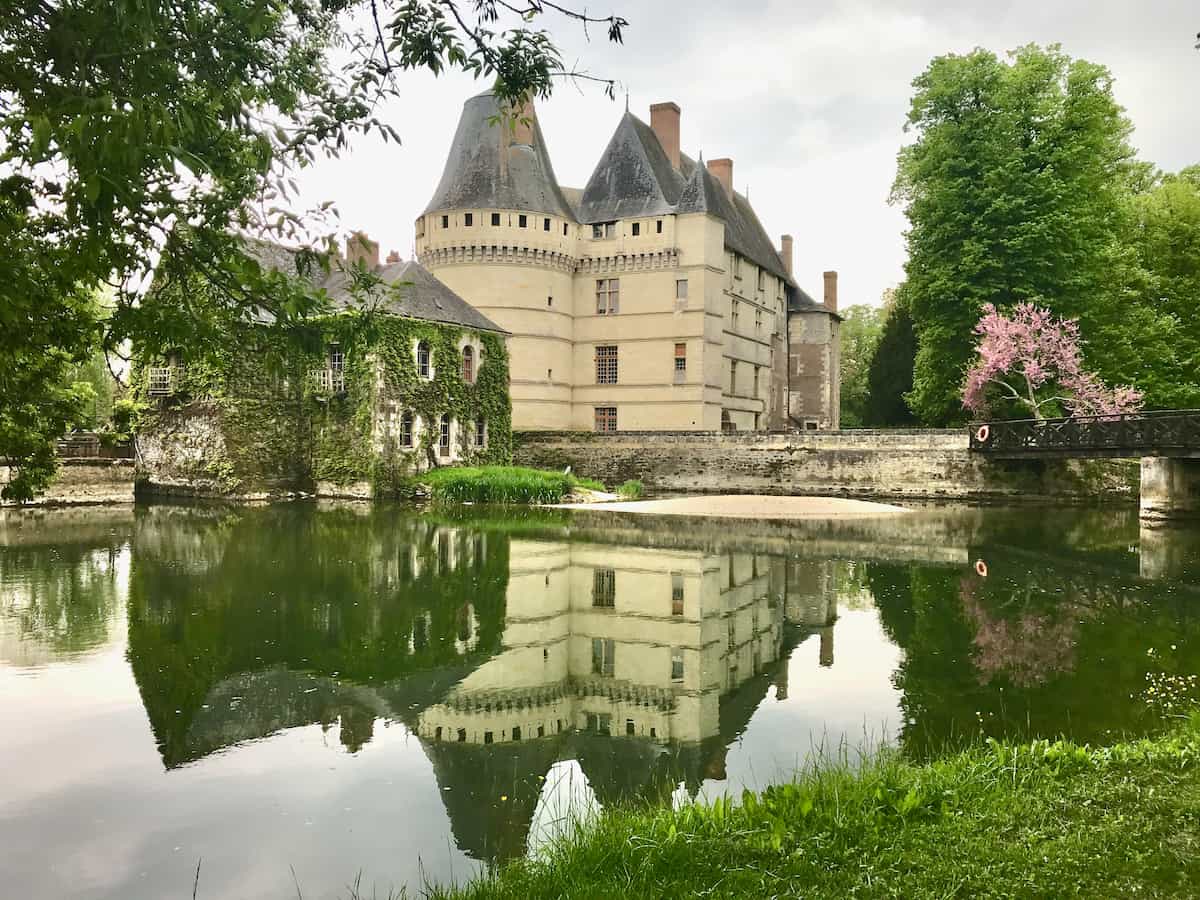 Azay le Rideau loire castle with reflection on the lake