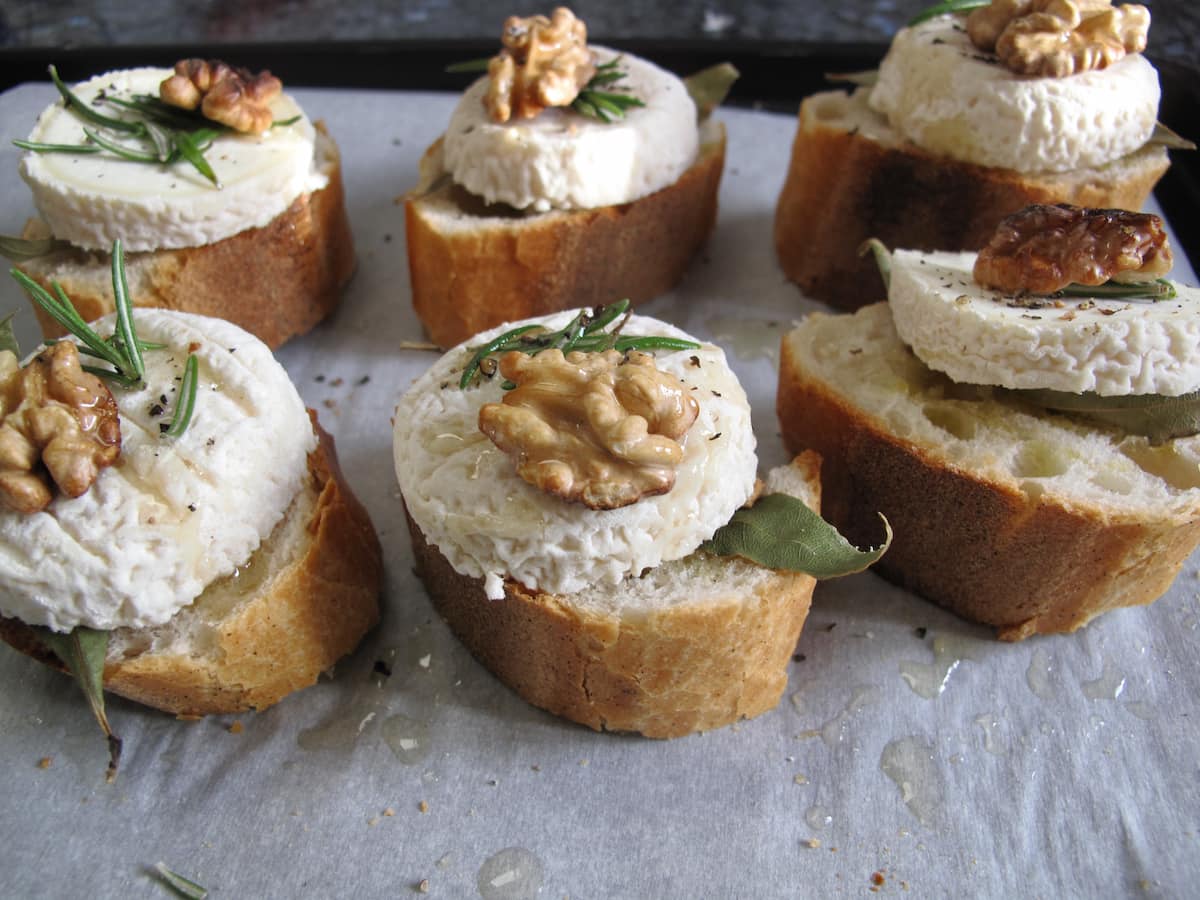 slices of goat cheese