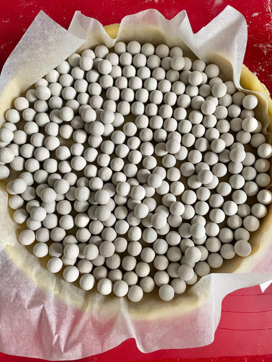 making french tart shell with baking beans