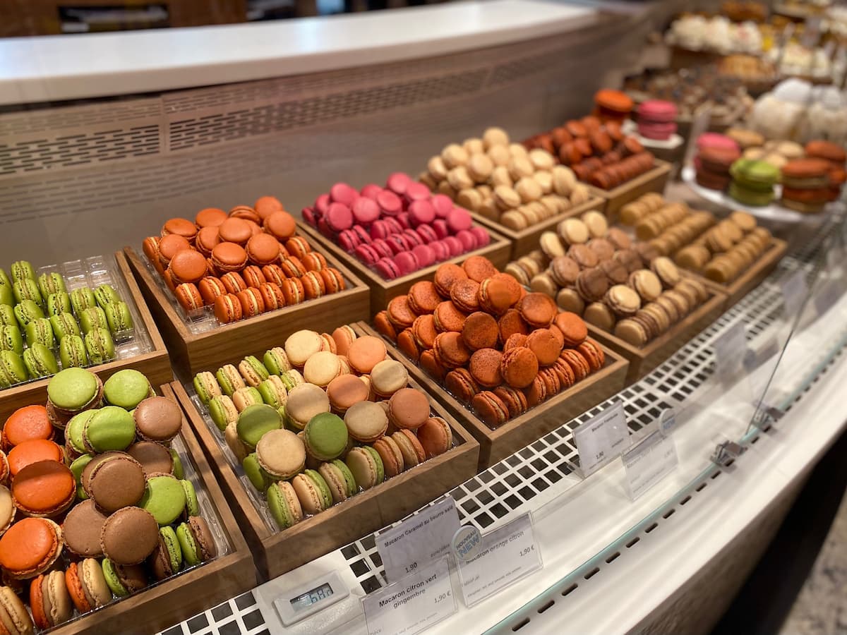 Delicious French Macarons & Pastries, La Patisserie