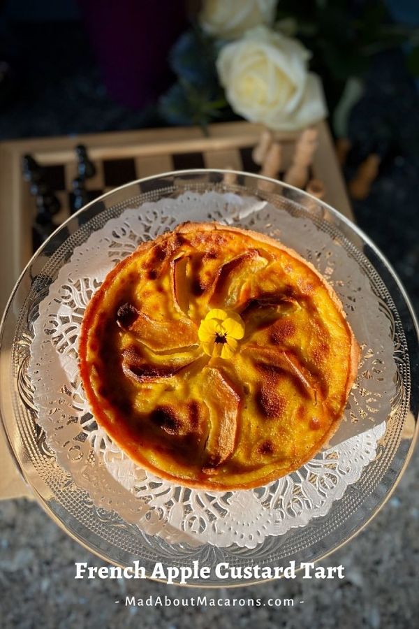 golden tart with baked apples and custard