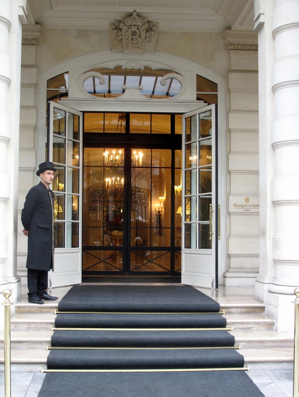 Entrance to Shangri-La Palace hotel Paris