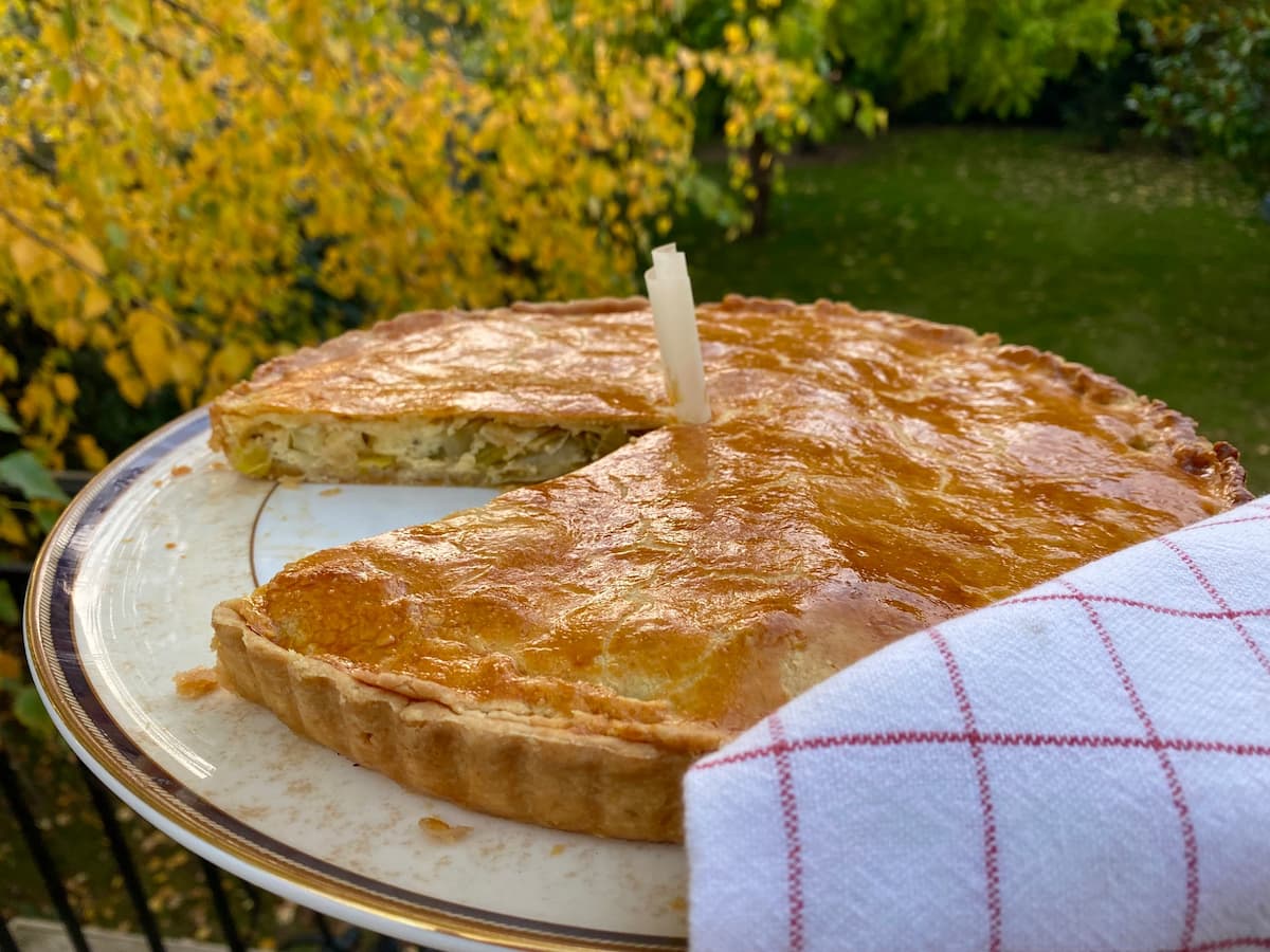 Buttery leek pie