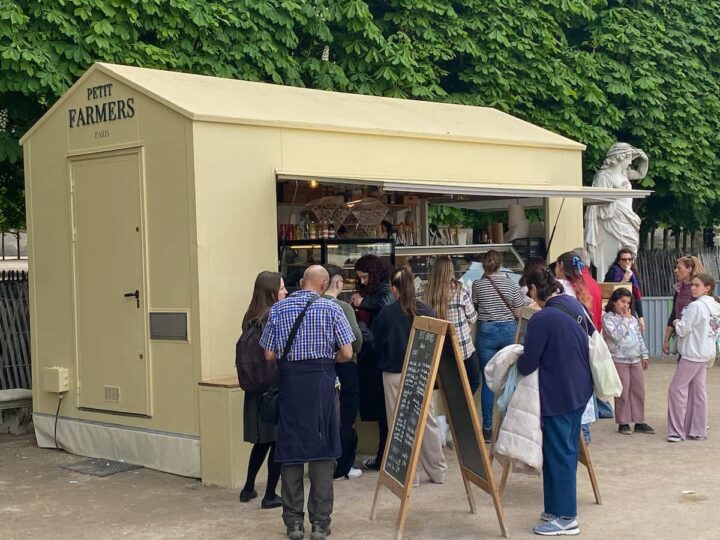 drink stand in public gardens in Paris