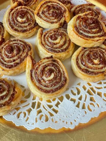 little puff pastry spirals with mincemeat