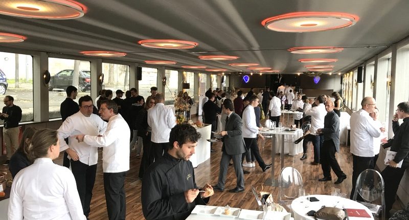 relais desserts yule log presentation Paris 2017