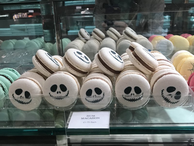 Top 10 Halloween Macaron Ideas skeleton faces