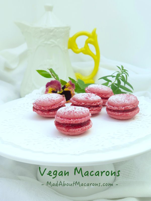 raspberry vegan macarons