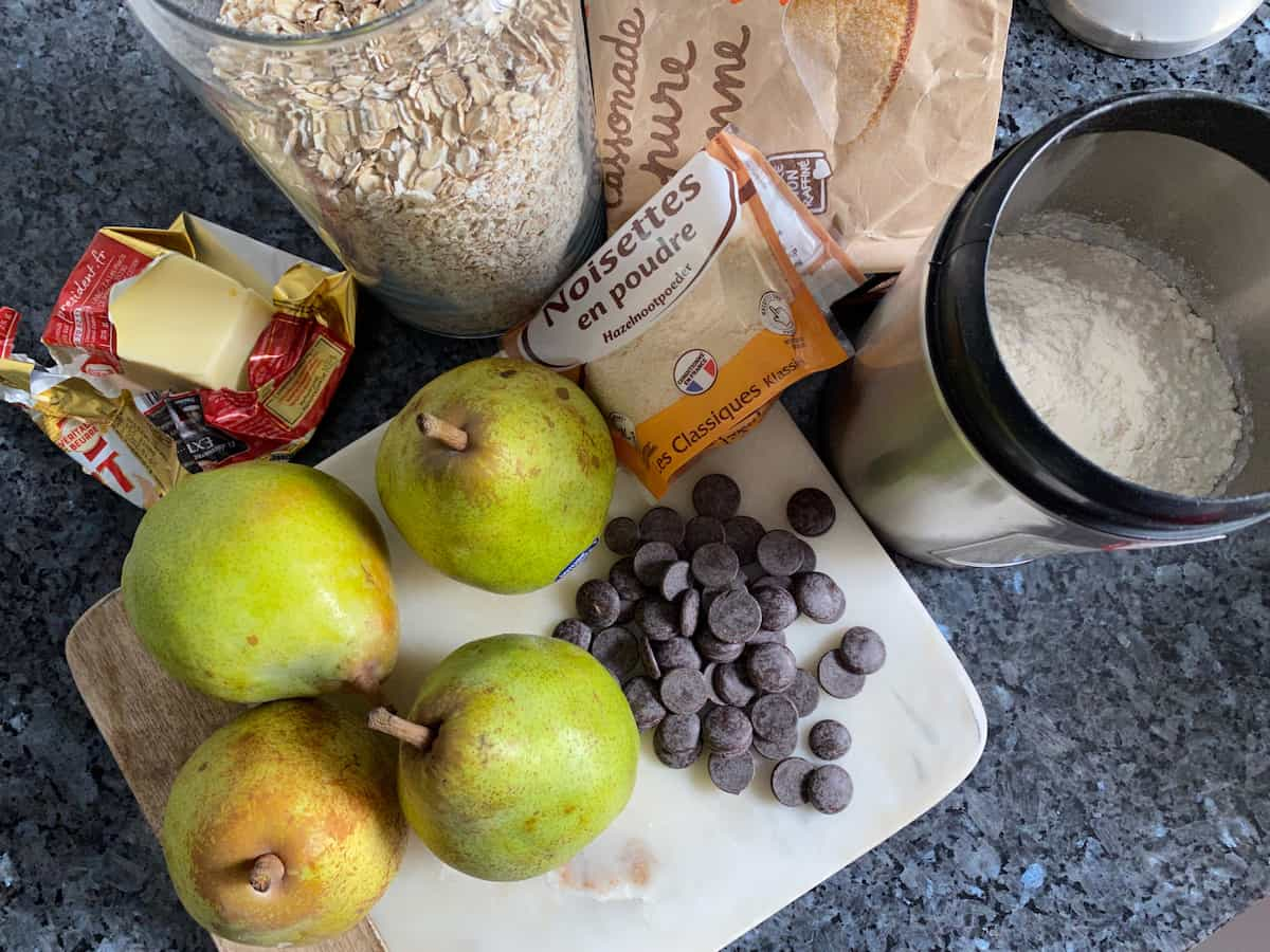 pears, chocolate, butter, oats, flour, sugar for pear crumble