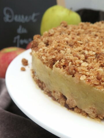 apple compote sandwiched with oat crumble as a cake