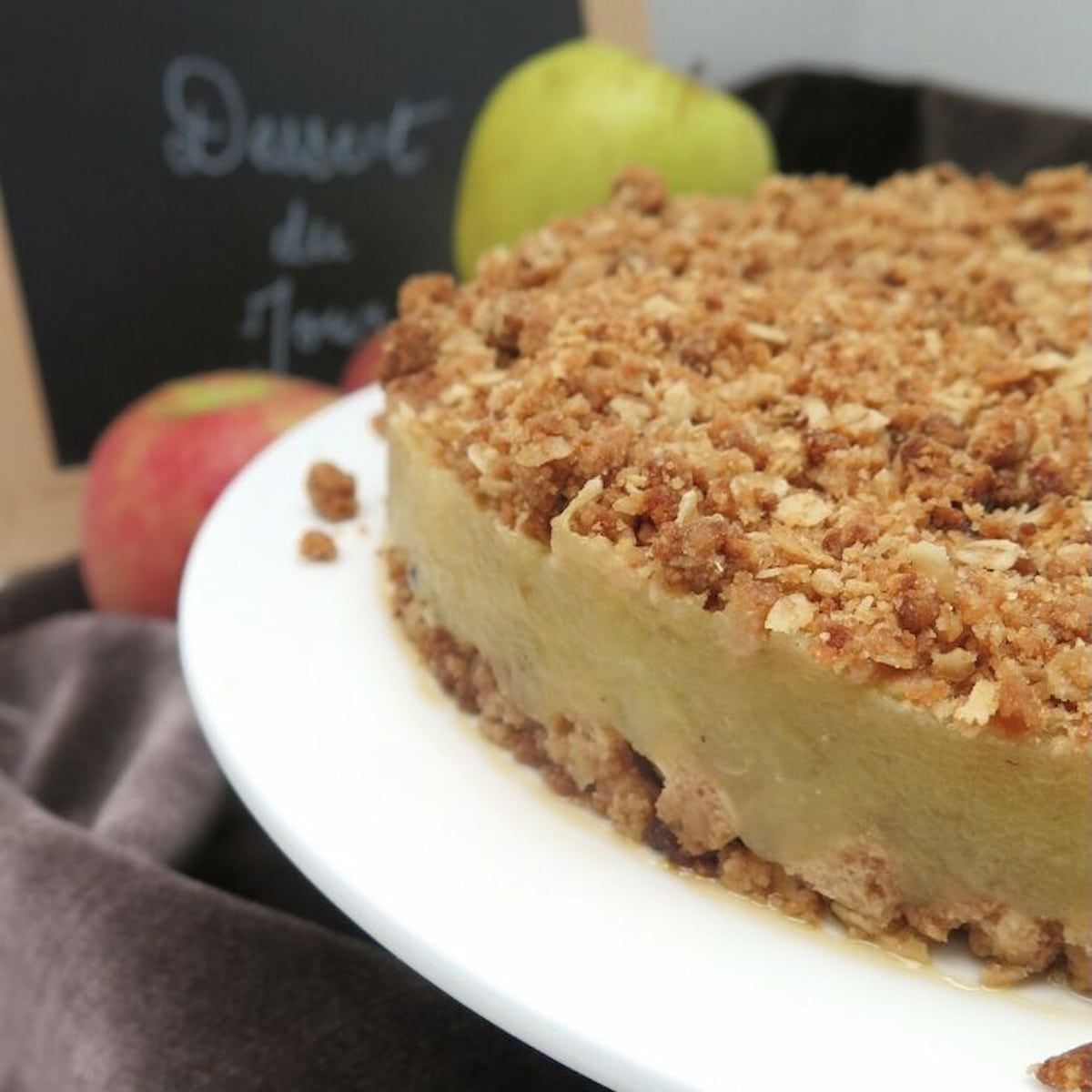 apple compote sandwiched with oat crumble as a cake