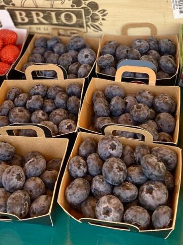 French market blueberries