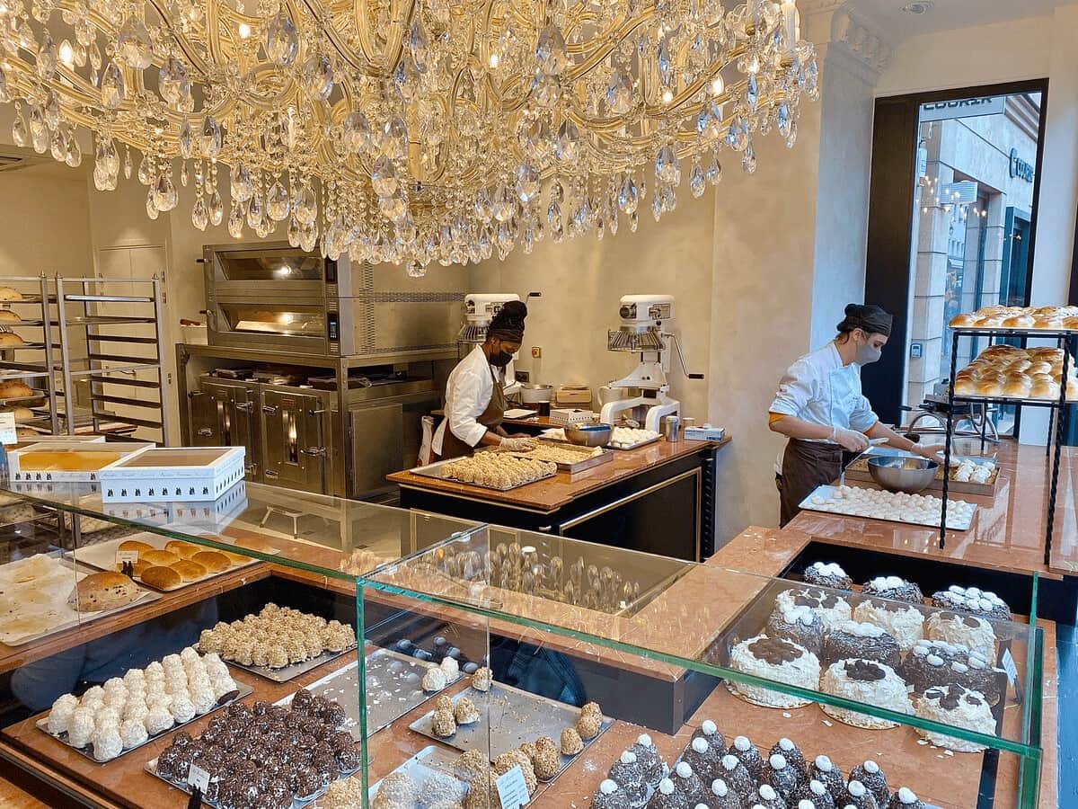 chocolate-meringue-chantilly-merveilleux Fred bakery Paris