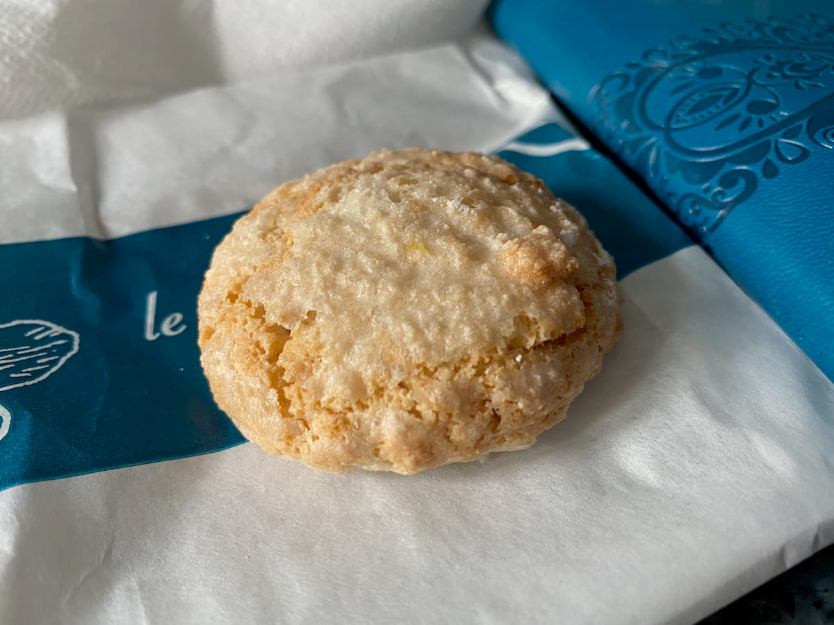 cracked almond cookie