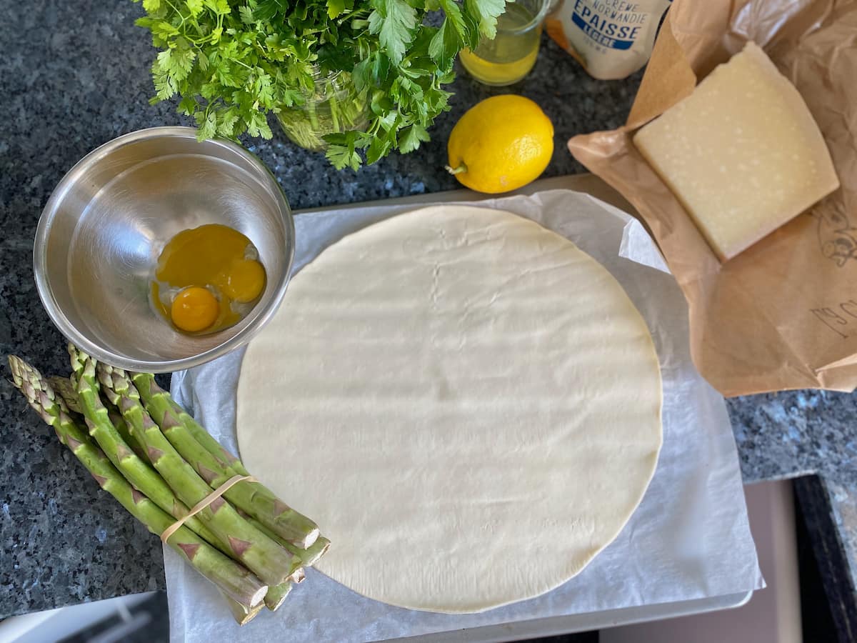 ingredients for an asparagus tart