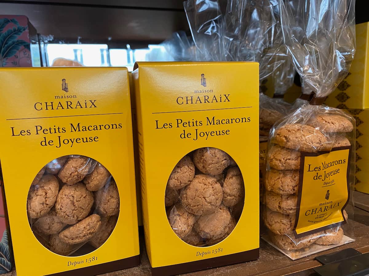 boxes of traditional old-fashioned Joyeuse macarons produced by Maison Charaix