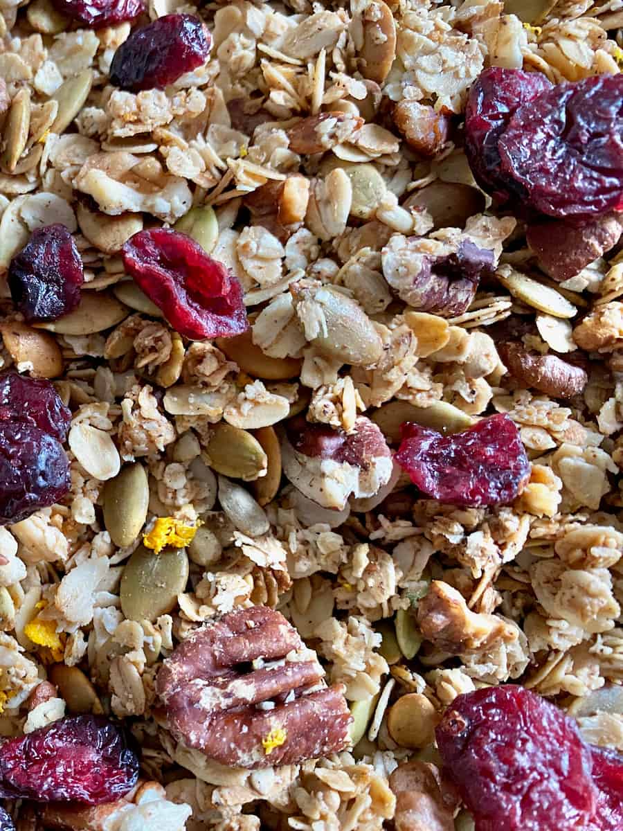 toasted oats, nuts and seeds topped with dried cranberry fruits