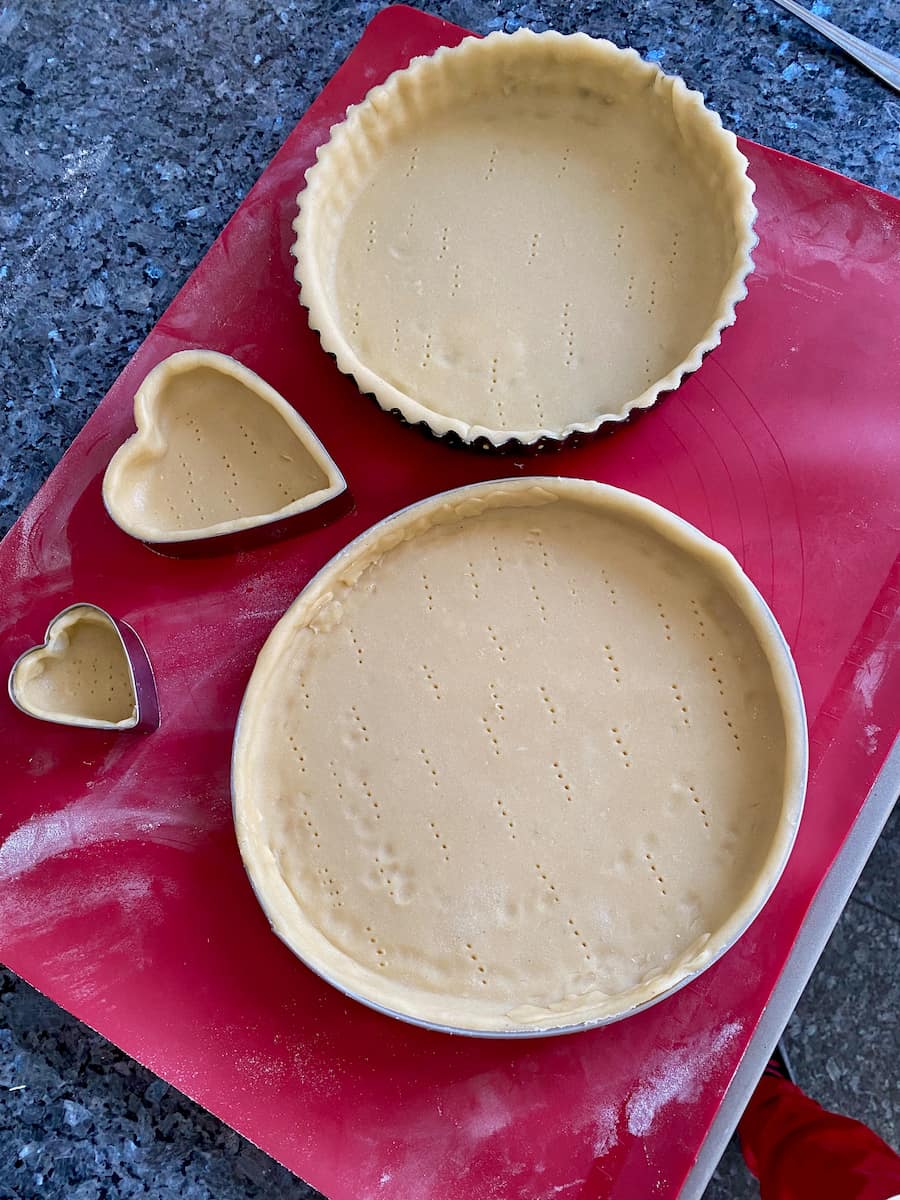 4 different shapes of tarts using just one quantity of pâte sucrée pastry dough