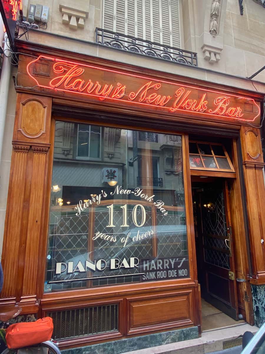 the storefront of Harry's New York Bar in Paris