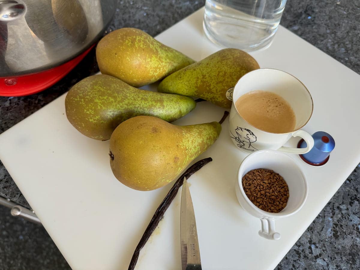 4 Conference pears, a vanilla bean, water, sugar and coffee