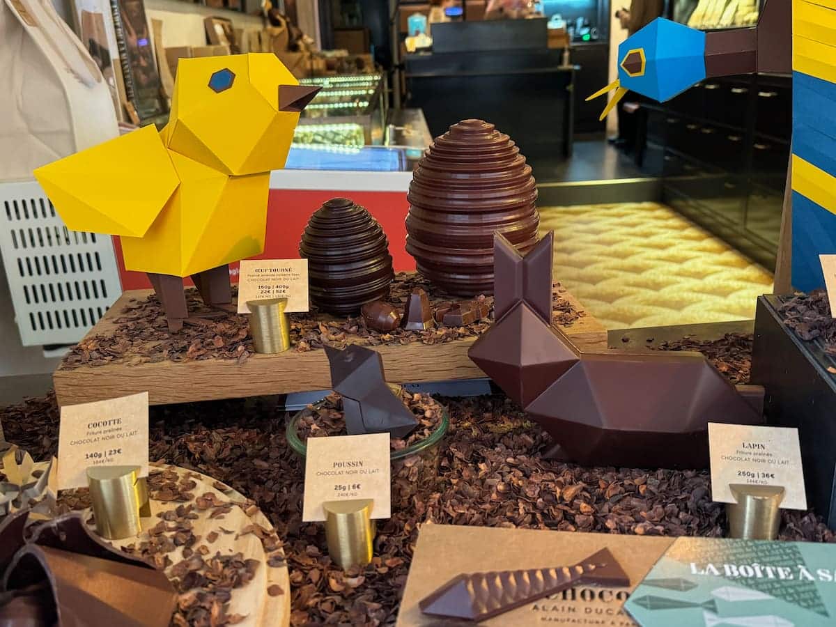modern chocolate Easter chicks in the Paris windows at Alain Ducasse